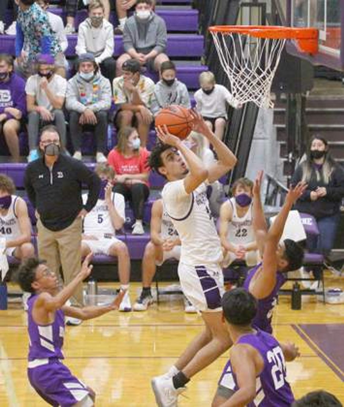 Greyhounds stay unbeaten through first round of district