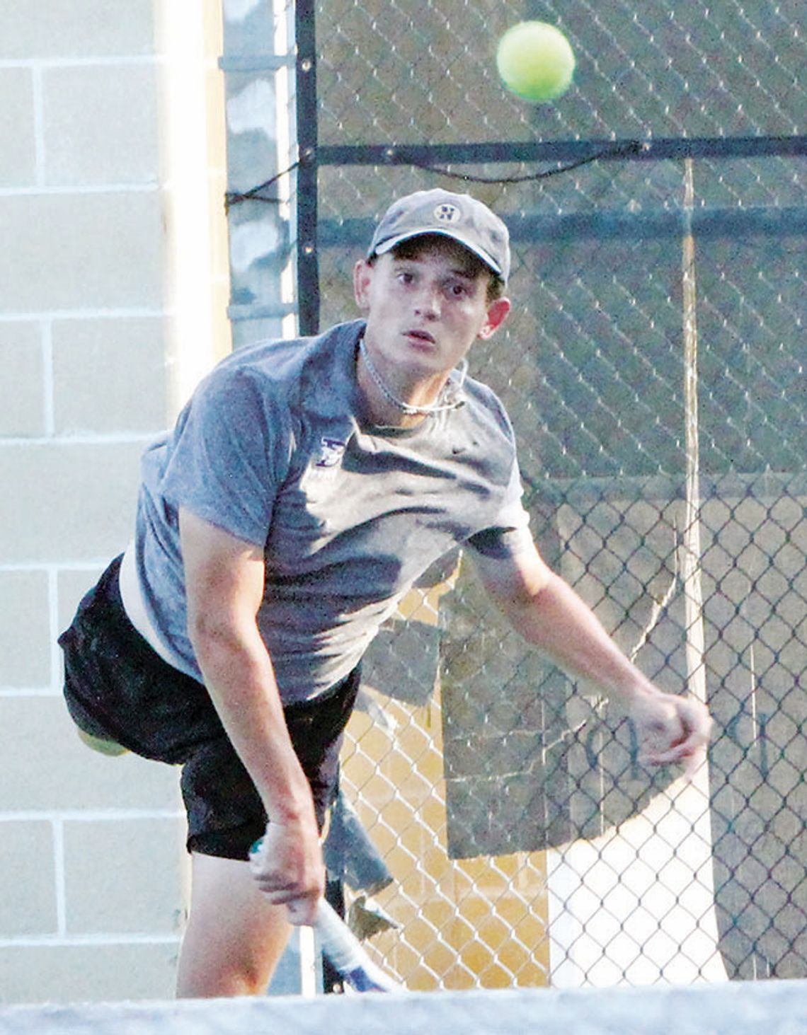 Greyhounds top Chargers in district team tennis Greyhounds top Chargers in district team tennis