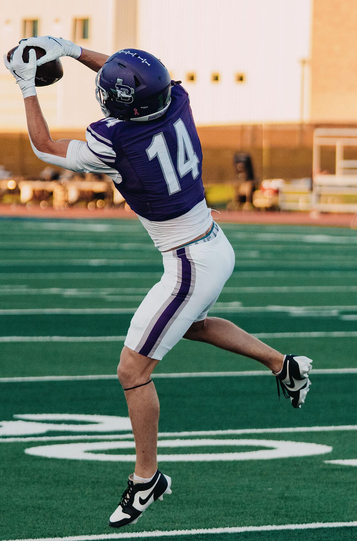 Hounds pounce on Panthers for homecoming win, Geneva and Comfort also pick up victories, while Chargers fall