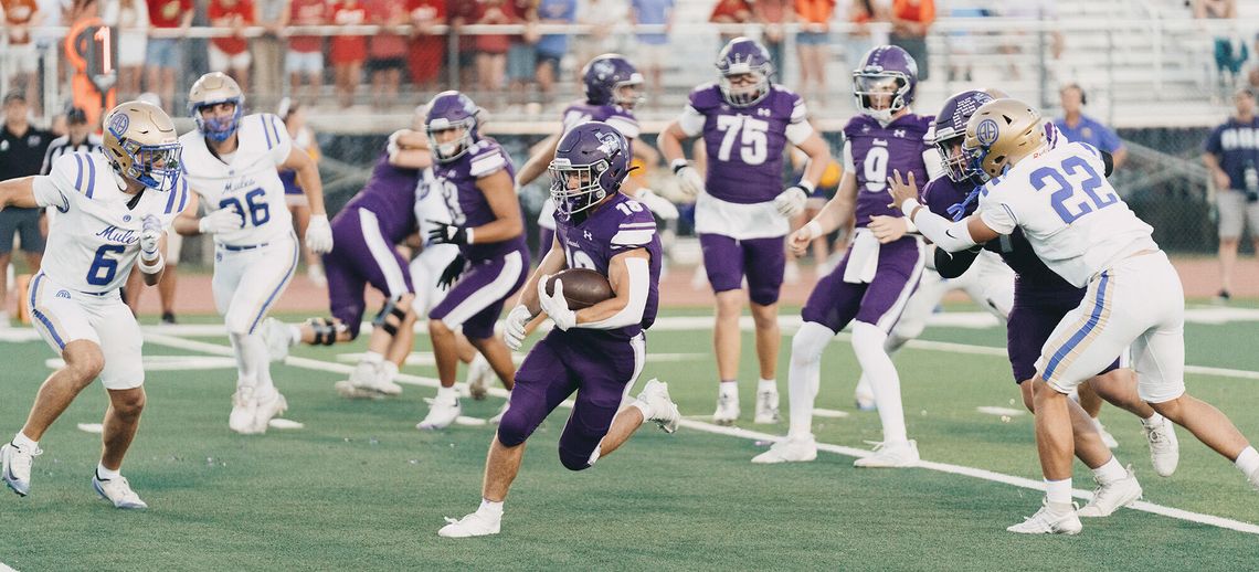 Hounds snap Mules district win streak, Chargers and Geneva win, while Comfort suffers first loss
