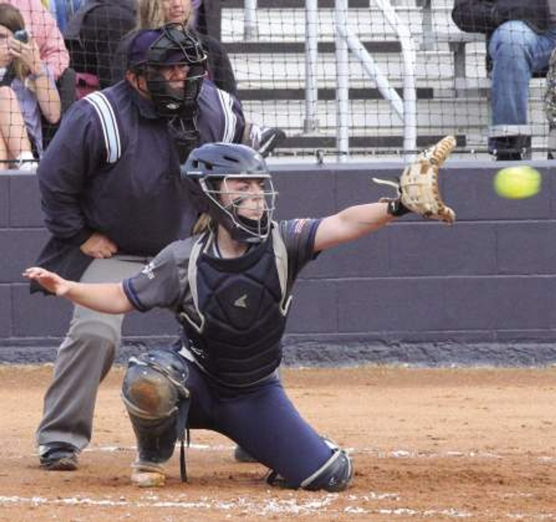 Lady Chargers double up Veterans Memorial, 4-2