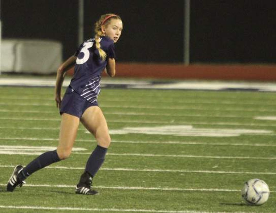 Lady Chargers soccer team smacks Seguin