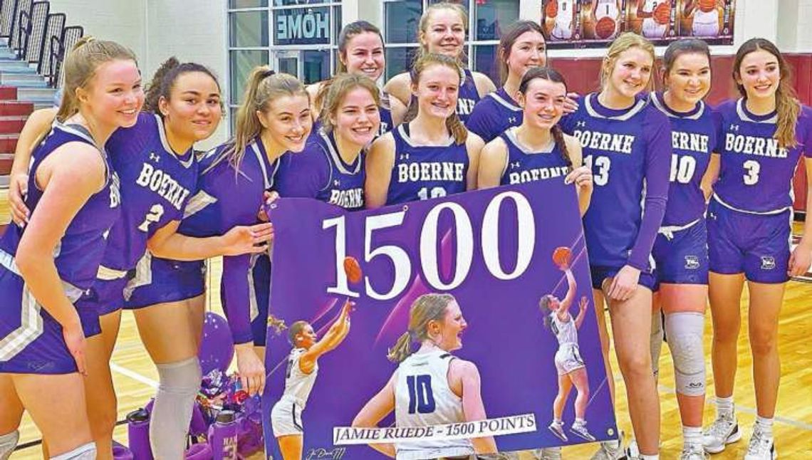 Lady Hounds drop Davenport as Jamie Ruede reaches milestone