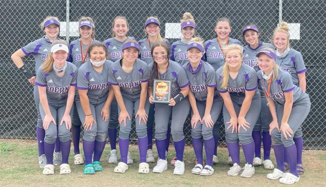 Lady Hounds win back-to-back district titles 