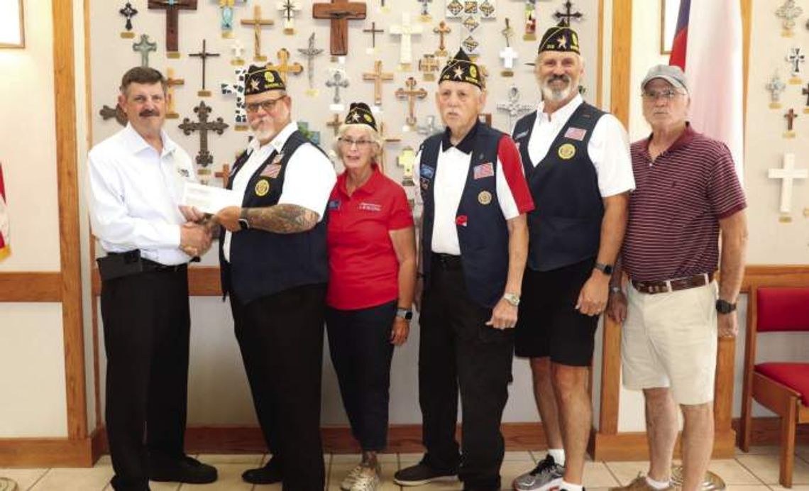 Legion members receive check