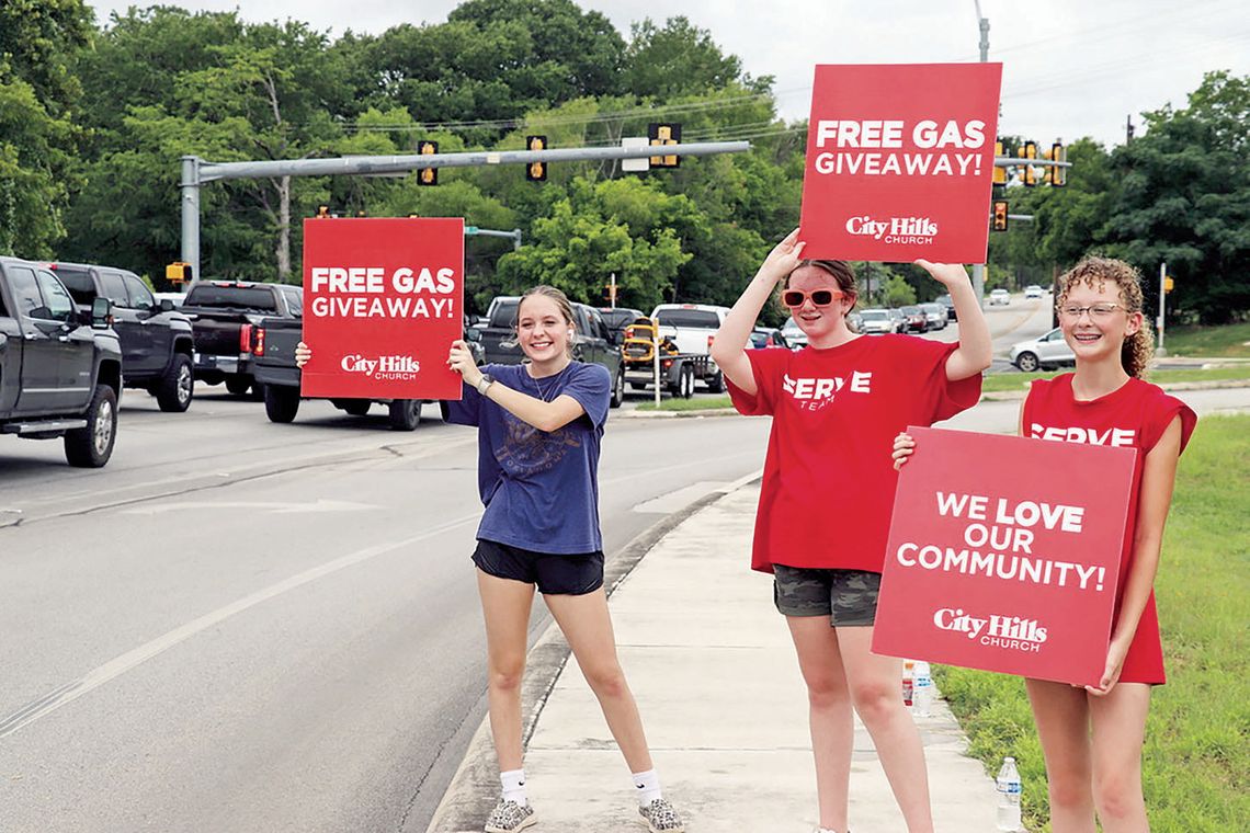 Motorists flock to church’s free gas giveaway