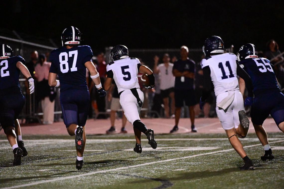 Rangers come from behind to hand Champion first loss, 35-24