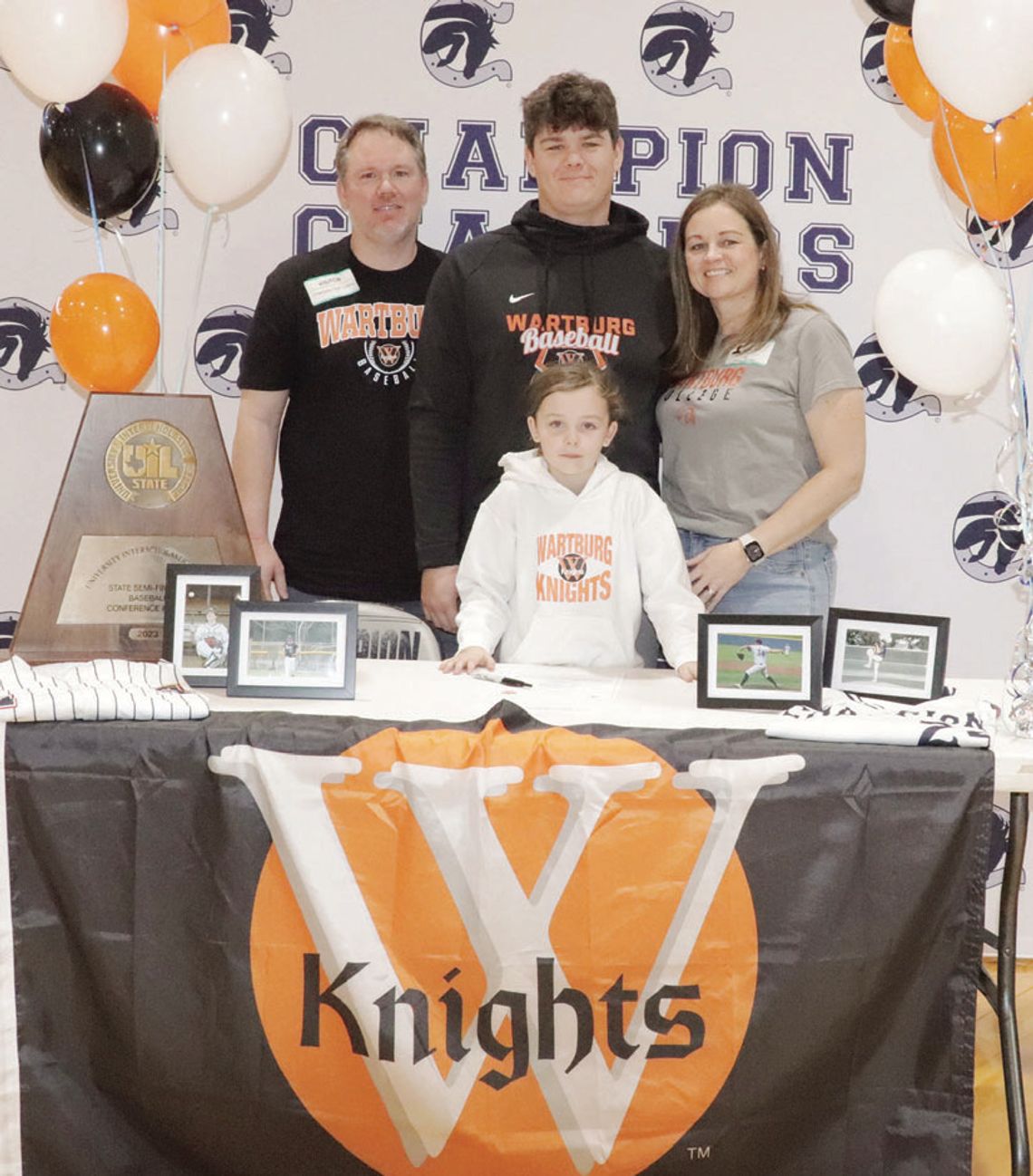 Smith signs with Wartburg