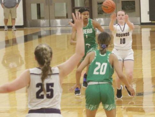 Boerne’s Averi Aaron (25) and Jamie Ruede (10) earned superlative all-district awards and both were named allstate players by two different organizations. </br> Star photo by Kerry Barboza