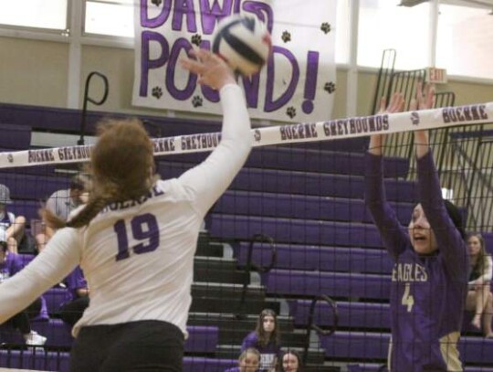 Boerne High’s Ava Rocchio (19) taps the ball during Saturday’s tournament match against Brackenridge at Greyhound Gym. <br> Star photo by Kerry Barboza 