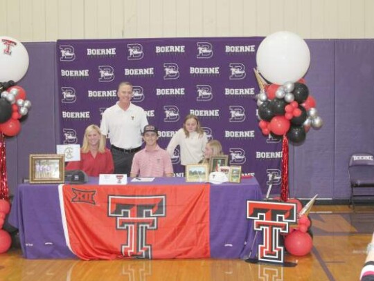 Boerne High’s Price Hill signed a national letter of intent to golf at Texas Tech University.